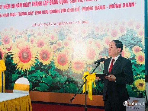  Thứ trưởng Bộ TT&TT Phạm Anh Tuấn công bố chính thức phát hành bộ tem.