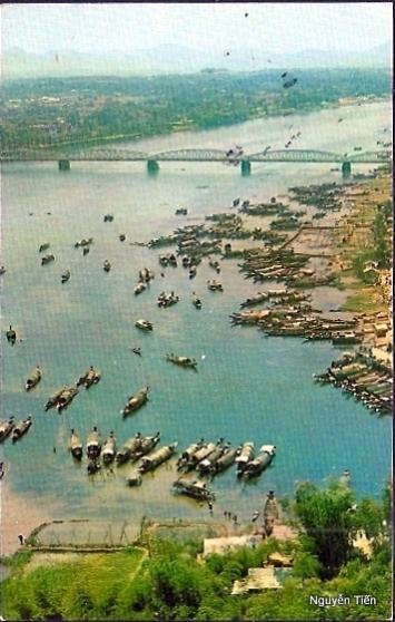 Name:  Sông Hương_Huế.jpg
Views: 265
Size:  41.9 KB
